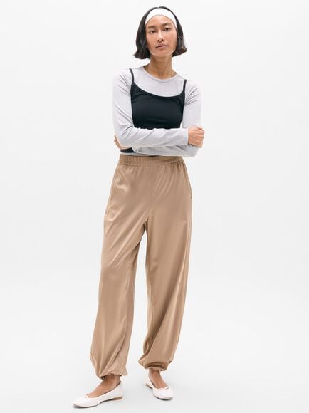 بنطال athleta بنطال فيذرويت ساتان